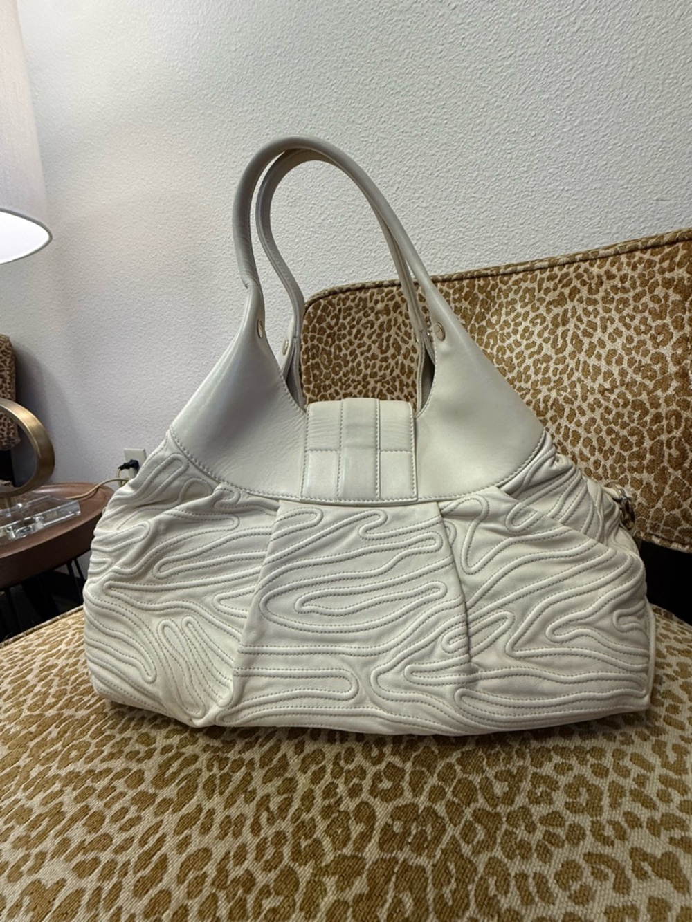 💯Auth Bvlgari Cream Leather Shoulder Bag/Satchel w Gold BVLGARI Rings &hardware - Picture 7 of 16